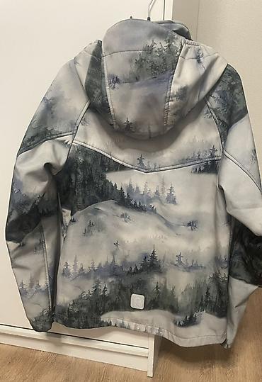 Куртки: Продаю ветровку фирмы Reima, б/у. Производство Финляндия. Размер 164 — 2