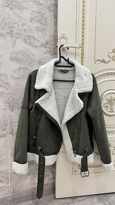 deri pencek: Qadınlar üçün qışlıq süni dərili biker tipli kürk astarlı gödəkcə - — 1