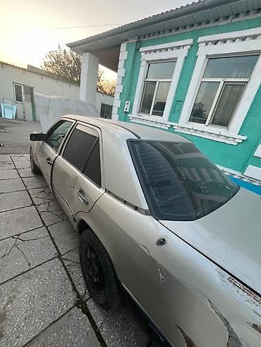 коробка передач 124: 124w
89 года 
мотор коробака в хорошем состояний — 4