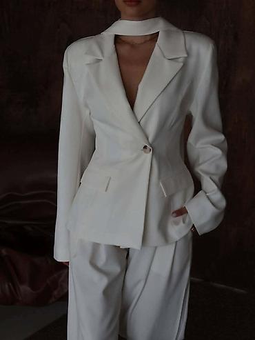 Kompleti: Oversized odelo
6.900 din
S M L — 3