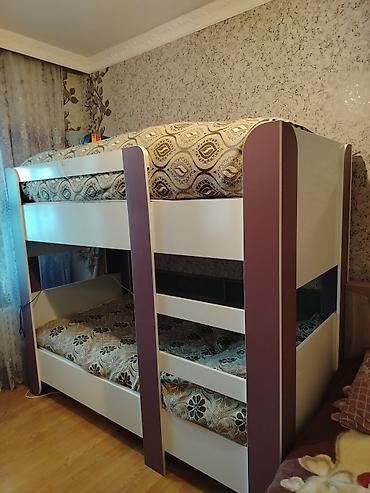 İki mərtəbəli çarpayı - Material: laminat/MDF kombinasiyası, möhkəm