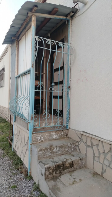 Bağ evlərinin satışı: Bakı, Sabunçu qəs., 200 kv. m, 14 otaq, Hovuzsuz, Su, Qaz, Telefon -da lalafo.az — 1 Bağ evlərinin satışı: Bakı, Sabunçu qəs., 200 kv. m, 14 otaq, Hovuzsuz, Su, Qaz, Telefon — 1