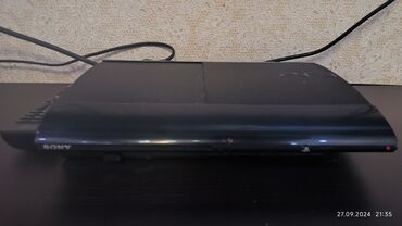 ps3 super slim купить: Продам в хорошие руки чистый и не задроченный PS3 с джойстиками один