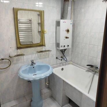 Uzunmüddətli kirayə mənzillər: Azadlıq metrosu yaxınlığında 8-ci mikrorayonda 5 mərtəbəli binanın — 7