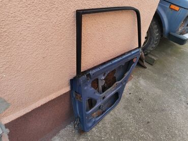 Auto delovi: Vrata zadnja desna Lada 2107 Riva,2105 u plavoj boji ZD1. Vrata su — 13