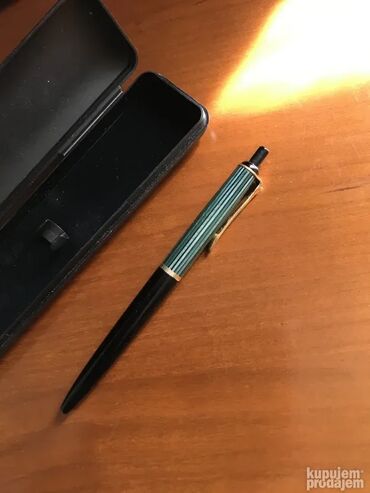 Ostali predmeti za umetnost i kolekcionarstvo: Vintage originalna Pelikan hemijska olovka Crna i zeleno crna Ulozak — 6