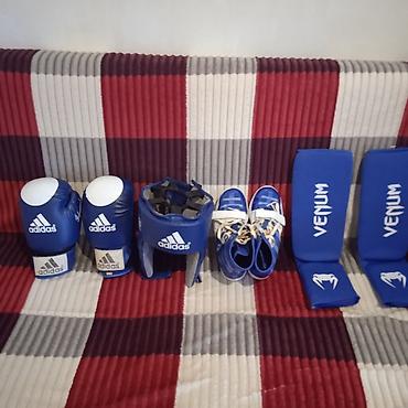 Boks və kikboks üçün tam dəst. Tərkibi: - Adidas boks əlcəkləri