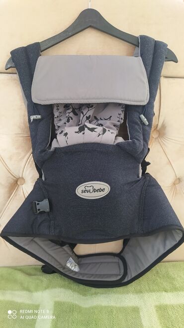 защита для детей: Продаю слинг-рюкзак в положении сидя и на спине в отличном состоянии