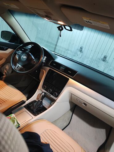 Volkswagen: Volkswagen Passat: 2.5 l | 2012 il Sedan — 1