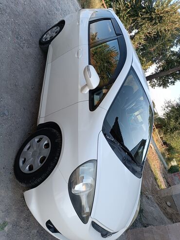 машина айнек: Honda Fit: 2005 г., 1.3 л, Автомат, Бензин, Хетчбек