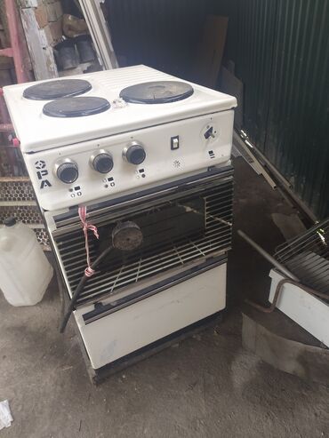 Другая бытовая техника: Продаю электрическую печь в рабочем состоянии духовка работает и все