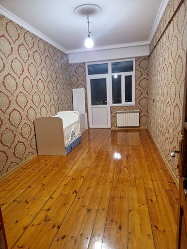 сутучный квартира: 13 çu mk yeni tikilidə 3otaqlı boş ev kirayə verilir 400azn vasitəçi