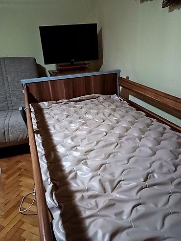 second hand wheelchairs: Relativno malo korišćen krevet, prodaje se u kompletu sa medicinskim i — 2