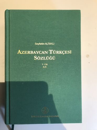 izahlı lüğət kitabı: Azərbaycan türkcə sözlük lüğət 
Ciltli kitab
Səhifə sayı 1903
