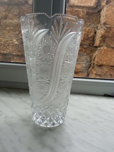 открытая вешалка для одежды: Xrustal tezedir . endirim olunacaq lalafo.az -da открытая вешалка для одежды: Xrustal tezedir . endirim olunacaq