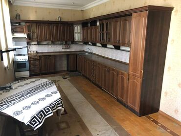 Digər kommersiya daşınmaz əmlakı: 28 may metrosuna yaxin amerika sefirliyine yaxin yerləşən 4 otaqli — 3