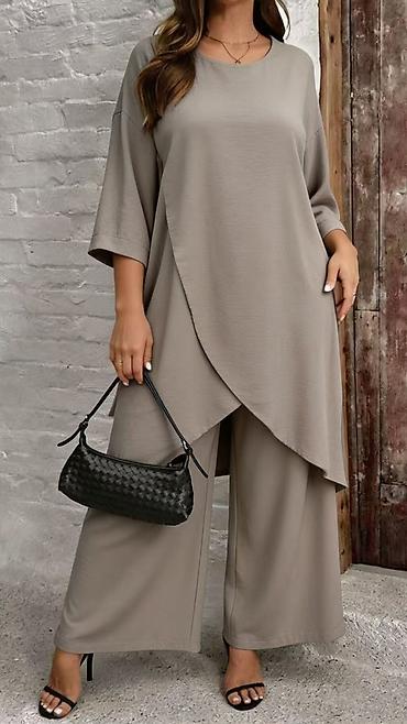 Kompleti: Kompleti
Cena 3600
Vel. do 4xl
V30 — 4