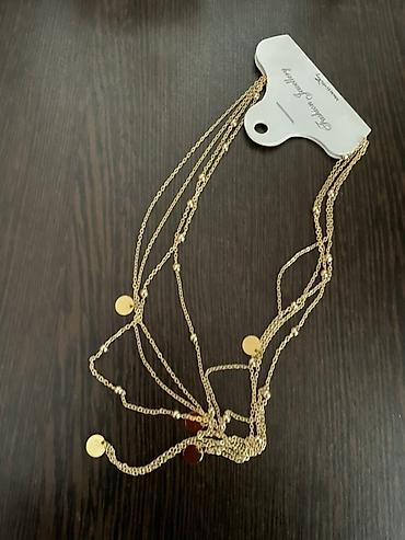 Qızılı rəngdə çoxqatlı zəncir boyunbağı - Dizayn: 5 qat nazik