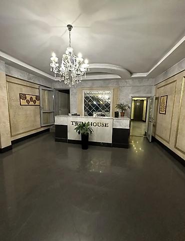 Долгосрочная аренда квартир: Сдается: 3 комнатная квартира Район: Золотой квадрат Адрес — 13