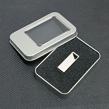 внешний бокс: Металлическая USB-флешка в компактном корпусе, в подарочной — 1
