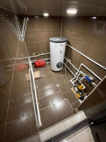 Digər kommersiya daşınmaz əmlakı: Yasamalda yerləşən 130kv sahəsi olan yol kənarı təmirli əşyalı — 2