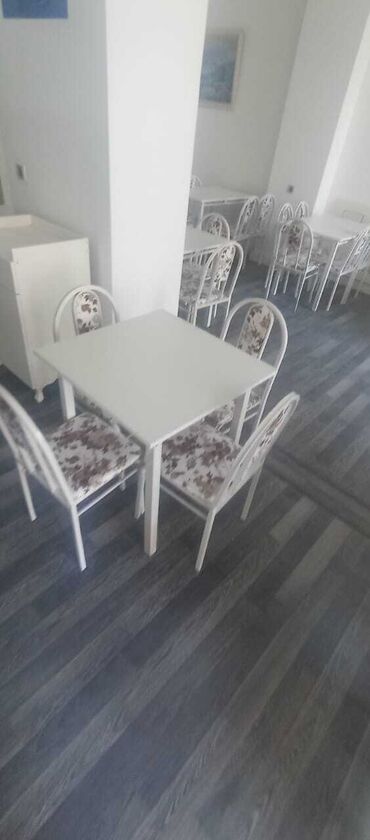 Uşaq və gənc otağı üçün dəstlər: Mətbəx üçün, Açılmayan, Kvadrat masa, 4 stul