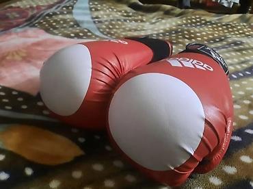 адидас: Adidas boks əlcəkləri 10razmer çox az işlənib yırtığı söküyü yoxdur — 1
