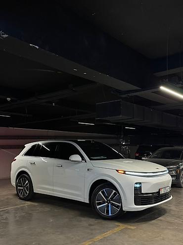 Lixiang: Lixiang L7: 2024 г., 1.5 л, Автомат, Электромобиль, Кроссовер — 2
