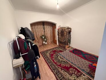 2х комнатная квартира продаётся: 2 бөлмө, 68 кв. м, 106-серия жакшыртылган, 8 кабат, Косметикалык ремонт