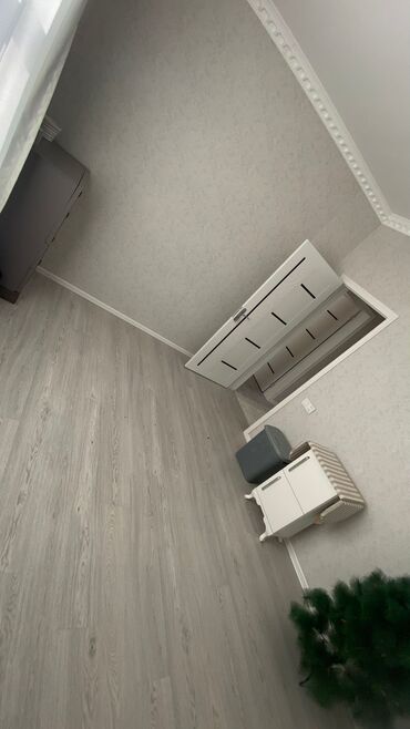 Köhnə tikili: Satılır – zövqlü dizayna malik mənzil. - Geniş dəhlizli planlama — 7