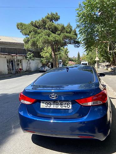 spoiler elantra 2017: Hyundai Elantra sedan (MD/5-ci nəsil), göy rəng. - Kuzov: 4 qapılı — 3