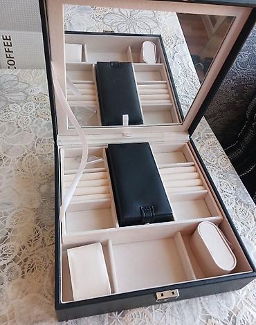 guzgulu komot: Zərgərlik üçün təşkilatçı qutu - Material: Qara dərini xatırladan — 2