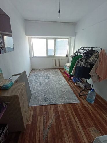 1 комнатная квартира в центре: 1 комната, 11 м², Общежитие и гостиничного типа, 6 этаж, Старый ремонт
