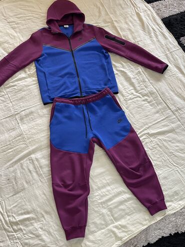 Спортивный костюм L (EU 40), цвет - Фиолетовый