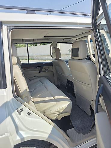 keys sat: Mitsubishi Pajero: 3 l | 2007 il 184000 km Ofrouder/SUV — 4