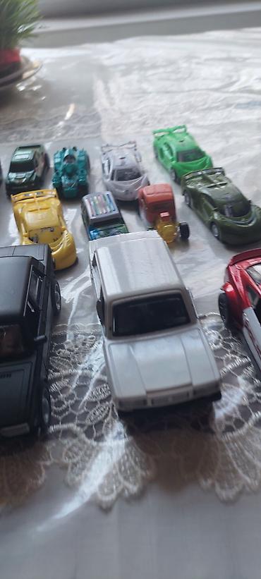 İncəsənət və kolleksiyalar: Metal oyuncaq maşınlar dəsti - Miqyas: təxminən 1:64 - Korpus: metal — 7