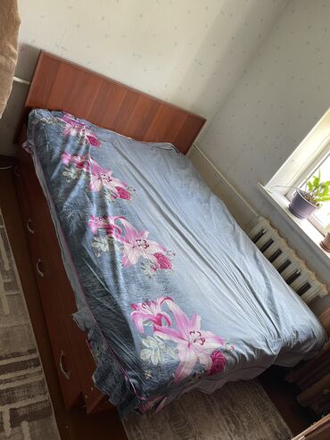 металические кровати: Спальный гарнитур, Двуспальная кровать, Шкаф, Комод, Б/у