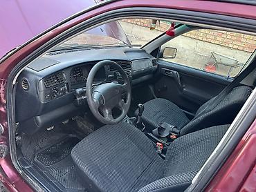 jeep compas: Volkswagen Vento: 1995 г., Механика, Бензин, Седан — 5