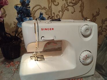 Другое оборудование для швейных цехов: Швейная машина покупала в Италии singer Отличном состоянии не дорого