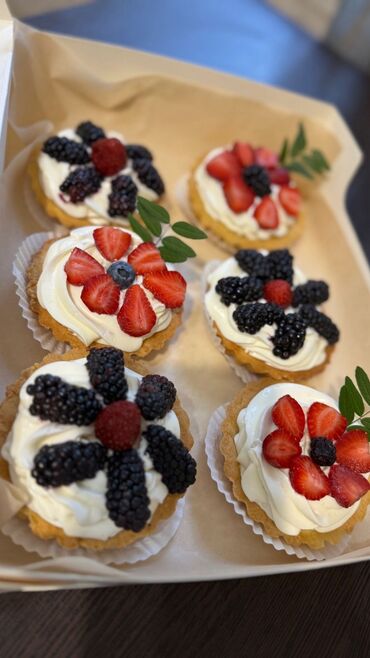 Выпечка, хлебобулочные изделия: Ароматные домашние булочки, приготовленные из мягкого теста, с нежной — 13