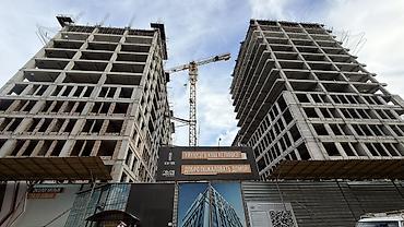 3 квартиры: Строится, Элитка, 3 комнаты, 100 м² — 5