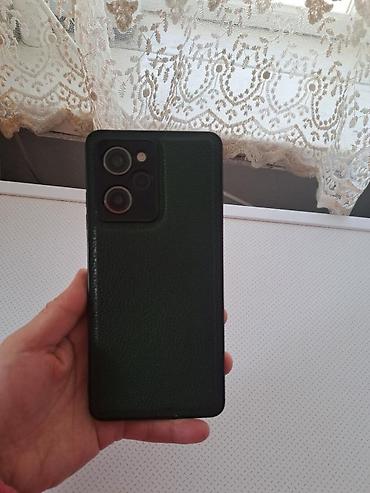 honor 10i: Смартфон с большим безрамочным экраном с круглым вырезом под — 2