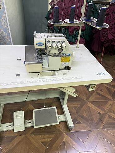Промышленные швейные машинки: Продаю в связи закрытием гладильный стол парогенератор, швейные — 3