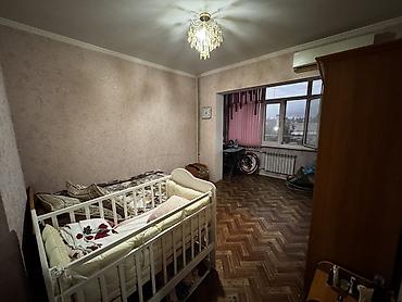 one room: Продается 2 комн.кв. в районе гостиницы. 4 эт. из 5 не угловой. Центр — 3