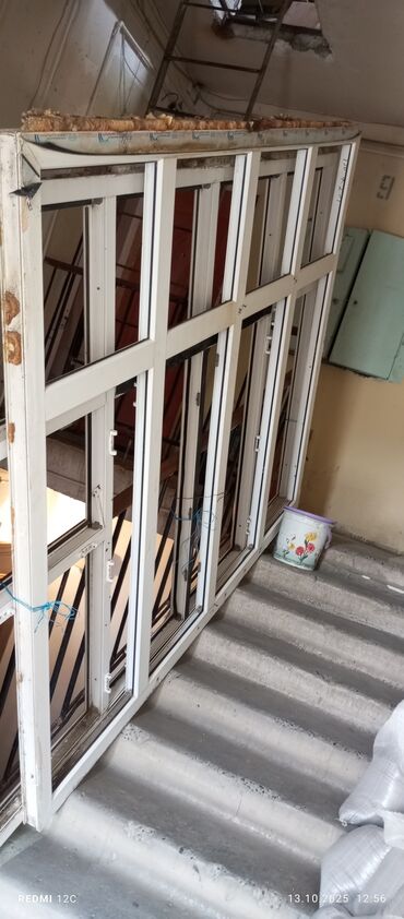 Döşəmə: İşlənmiş İkiqat şüşə paketi Plastik pəncərə, Еni: 190 sm, Uzunluğu: 253 sm
