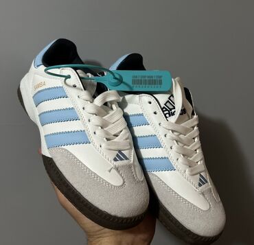 Кроссовки и спортивная обувь: Кроссовки и кеды из подборки на фото. 1) Adidas Samba - Классический — 3