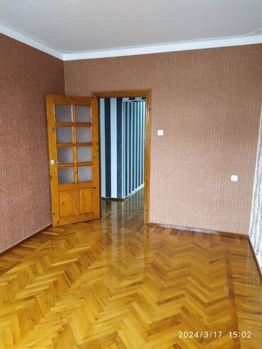 Köhnə tikili: Mənzil – çoxmərtəbəli daş binada - Plan: ayrıca otaq, mətbəx, sanitar — 9