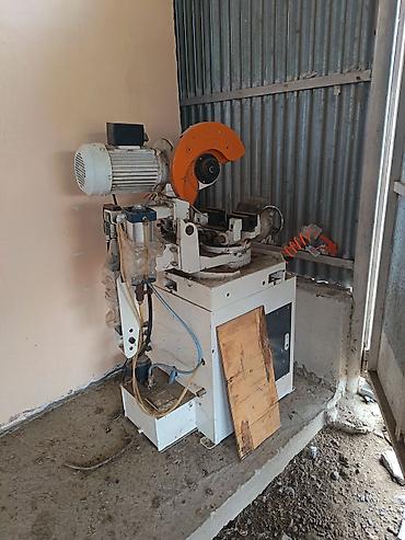 baklar və cənlər: Metall kəsmə üçün sənaye tipli diskli mişar (soyuq mişar) Yenidir — 1