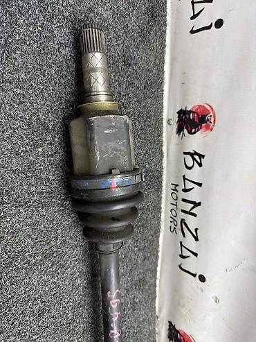 ej 20: Привод передний Subaru Forester SG5 EJ20, 2004 г. Характеристики: - — 4