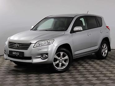 На Разборе Toyota RAV4 (XA30), серебристый кроссовер. Особенности и